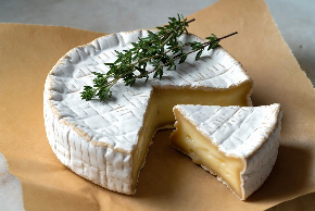 Камамбер - Легенда французской кухни! История и нюансы производства, применение в кулинарии. Как и с каким вином его есть?
